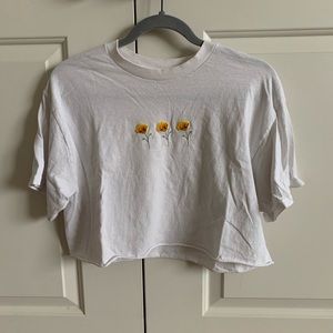 brandy melville white cropped flower embroidered tshirt